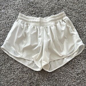 Lululemon Hotty Hot 4” Shorts